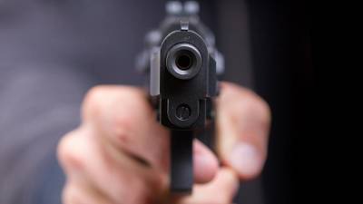В США полицейские застрелили темнокожего мужину при задержании