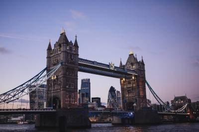 Тауэрский мост в Лондоне застрял на пару часов при разведении