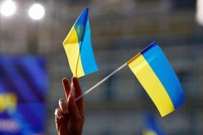Президент Украины поздравил граждан с Днем государственного флага