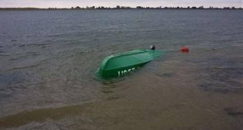 На реке Шексна нашли перевернувшуюся лодку