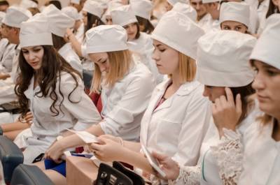 Конкурс в медицинские колледжи Петербурга вырос в два раза