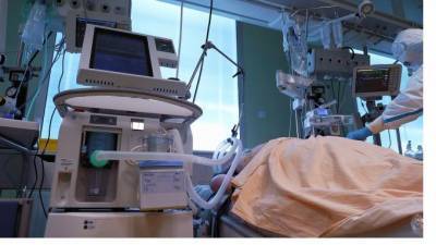 За сутки в больницах Петербурга умерли 10 пациентов с COVID-19