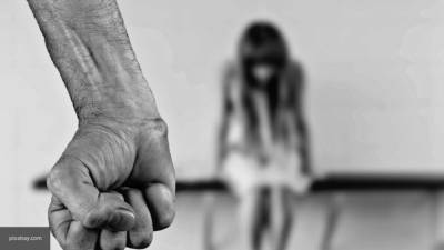 Изнасиловавший школьницу на остановке житель Ленобласти объявлен в розыск