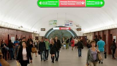 Движение на зеленой линии метро Петербурга восстановили