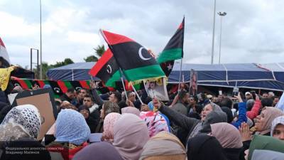 Мирные жители столицы Ливии организовали акции протеста против ПНС