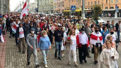 Число протестующих в Минске достигло 30 тыс. человек
