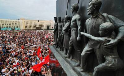 Белорусская армия будет защищать памятники от вандалов