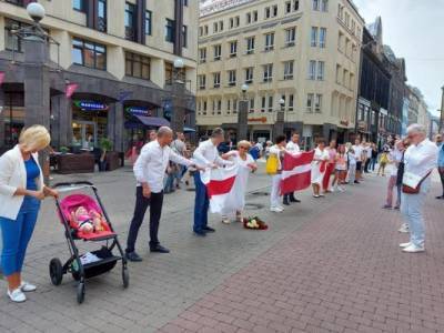 Латыши и литовцы выстроились в «цепь солидарности с Белоруссией»