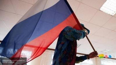 Петербуржец стал фигурантом уголовного дела за выброшенный в урну флаг