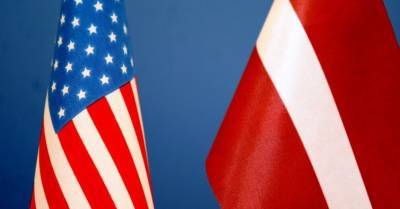 Опрос: оценка США жителями Латвии упала до самого низкого уровня