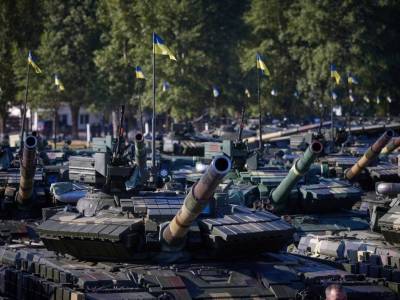 Зеленский передал военным новое вооружение и рассказал об увеличении затрат на оборону