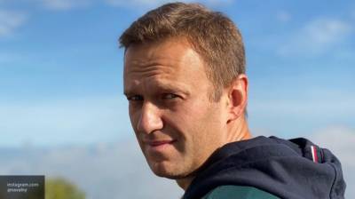Навального доставили в берлинскую клинику как "гостя канцлера"