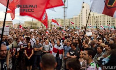 В крупных городах Белоруссии проходят многотысячные митинги оппозиции