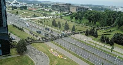 Сотни силовиков с щитами преградили подступы к резиденции Лукашенко