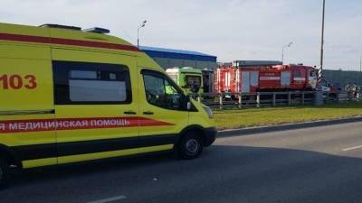 Видео последствий аварии КАМАЗА и пассажирского автобуса в Москве