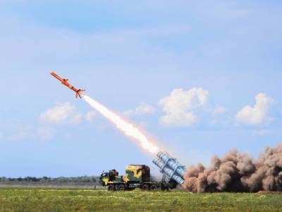 Вооруженные силы Украины приняли на вооружение ракетный комплекс "Нептун"