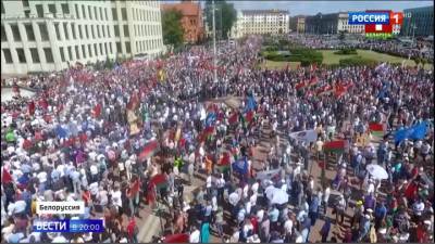 Лукашенко пообещал силовикам "разобраться" с митингующими