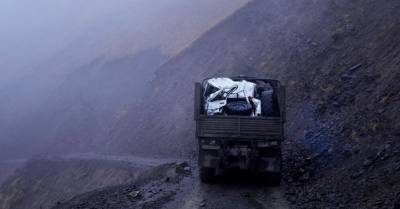 В Грузии микроавтобус рухнул в ущелье: не менее 17 погибших