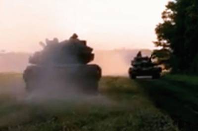Под Донецком прошла колонна танков
