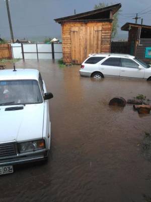 В Бурятии после сильных дождей подтопило поселок