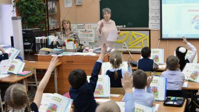 В Госдуме предложили ввести выплаты на сборы детей в школу