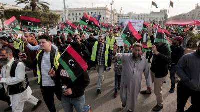 В Ливии неизвестные открыли огонь во время протестов в столице