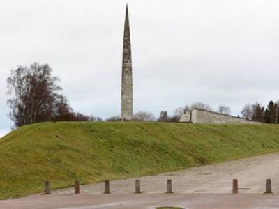 В Эстонии предлагают снести советский мемориал на холме Маарьямяги