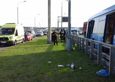 Число пострадавших в ДТП на Калужском шоссе увеличилось до 14 человек