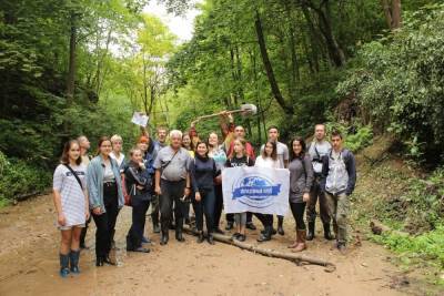 Сергей Евдокимов провел геологическую экскурсию в Рачевском парке в Смоленске