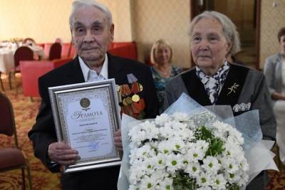 90-летних супругов в Чите наградили медалью «За любовь и верность»