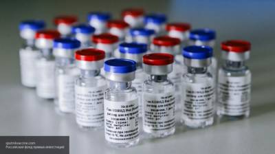 AstraZeneca проведет третий этап испытаний вакцины от COVID-19 в Петербурге