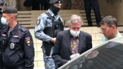 Суд продолжит рассмотрение дела Ефремова с новым адвокатом