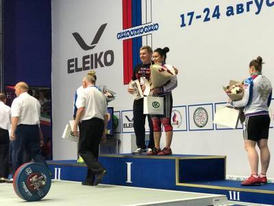 Холмчанка завоевала золото на чемпионате России по тяжелой атлетике