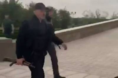 Появление Лукашенко в резиденции с незаряженным автоматом попало на видео