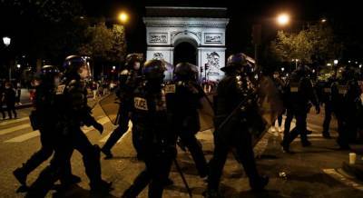 Фанаты ПСЖ устроили беспорядки в Париже после финала Лиги чемпионов (фото, видео)