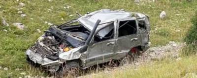 В Крыму автомобиль с пассажирами сорвался в ущелье, один человек погиб