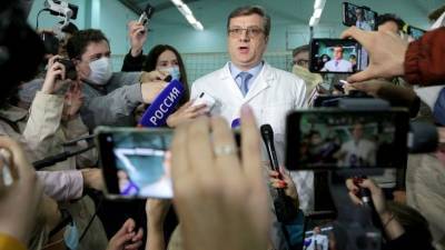 Главврач омской больницы отметил заслуги врачей в спасении жизни Навального