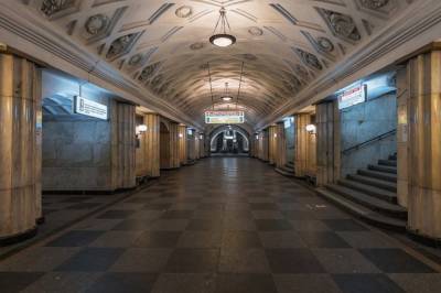 Центральную станцию киевской подземки закрыли из-за угрозы взрыва