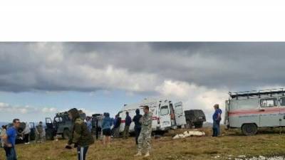 В Крыму машина с пассажирами упала с горы, есть жертвы - фото