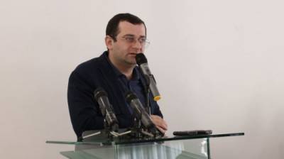 Помощник президента Абхазии объяснил, о чем говорил с грузинами