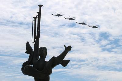 Минобороны Беларуси: боевые вертолеты пресекли нарушение границы на воздушных шарах
