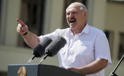 Белорусские новости (Белоруссия): Лукашенко с автоматом. От имиджа народного президента ничего не осталось