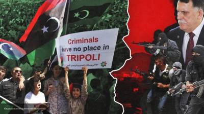 Схваченного в Ливии наемника пришлось отбивать у митингующих боевикам RADA