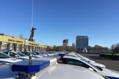 В Саратове бывшего полицейского подозревают во взятке в 300 тысяч рублей