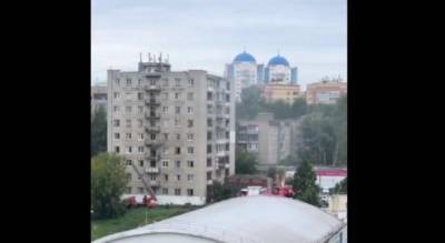 Черный дым из окон: в Ярославле горело общежитие
