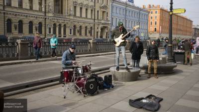 Уличным музыкантам оборудуют специальные места в Петербурге