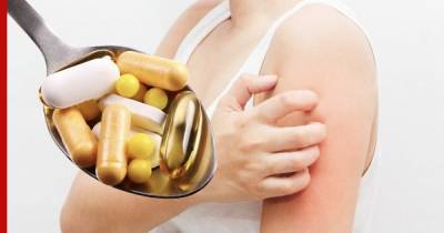Назван необычный симптом дефицита витамина B12, проявляющийся на коже
