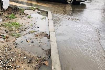 Горожане позвали Осипова и Сапожникова прогуляться по затопленным улицам Читы после дождя