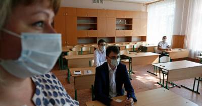 Московских учителей обяжут носить маски