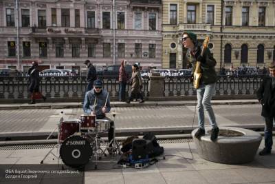 Заксобрание Петербурга предложило создать места для уличных музыкантов